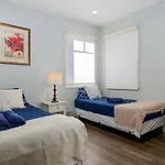 Comfy 4Br Home Near Korea Town
